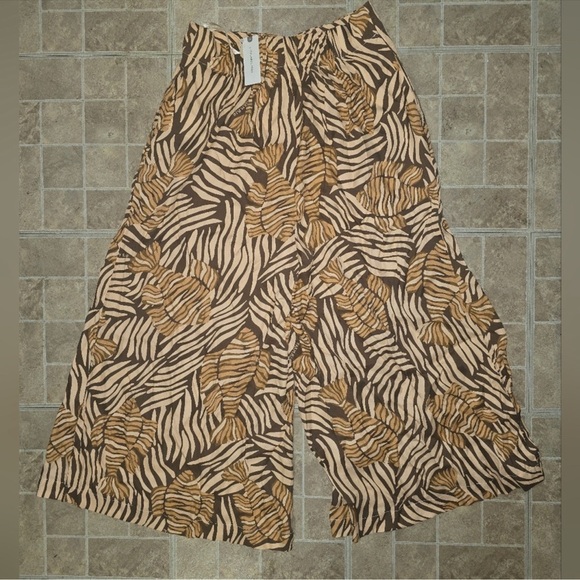 NWT Farm Rio x Anthropologie Printed Satin Culotte Pants Small🟡 - Picture 7 of 8